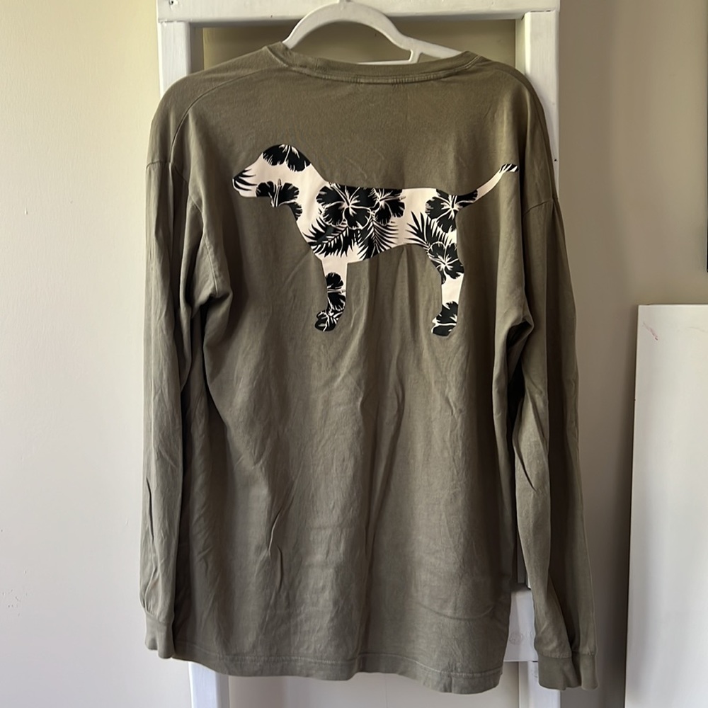 Victoria's Secret PINK Long Sleeve T-Shirt Green Dog Graphic Size Small